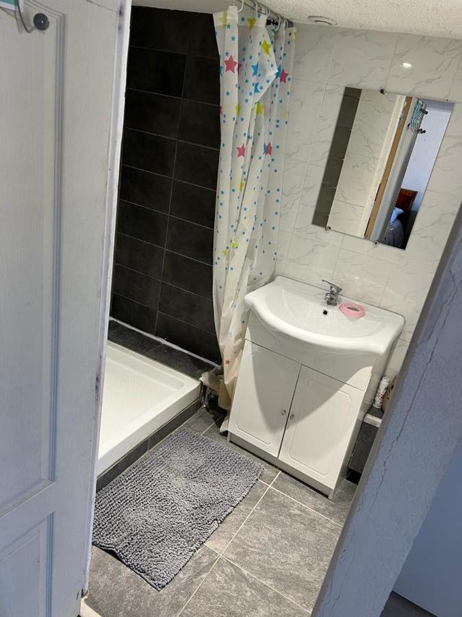 Mezzanine Apartment Montpellier Bagian luar foto